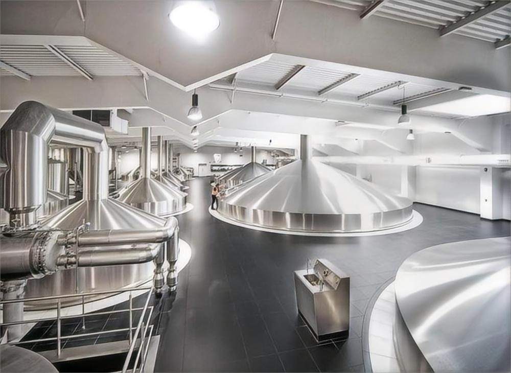 Industrial brewery equipment